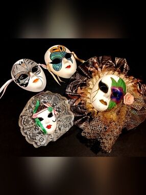 Set of 4 Vintage Decorative Venetian-Style Porcelain Wall Masks in Multicolor